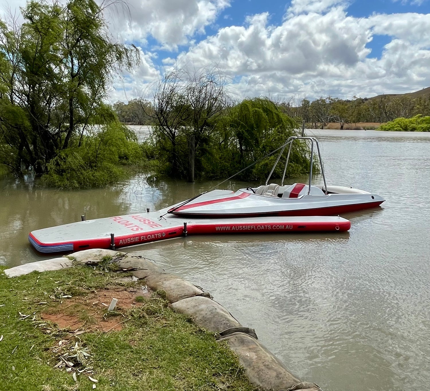 Aussie Floats Custom Coloured Series pontoon in custom colours